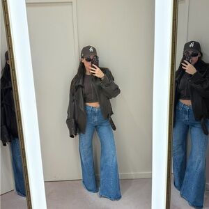 Meet your Posher, Claudia